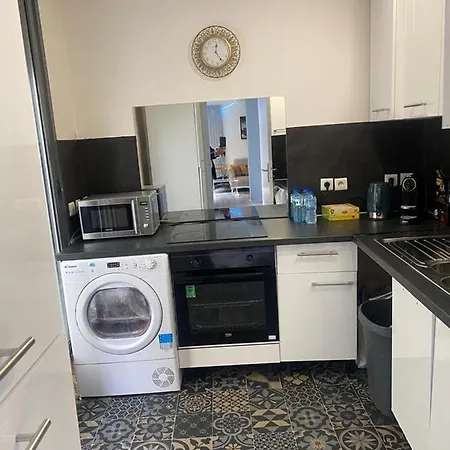 A Deux Pas De La Seine Et Tour Eiffel Apartment